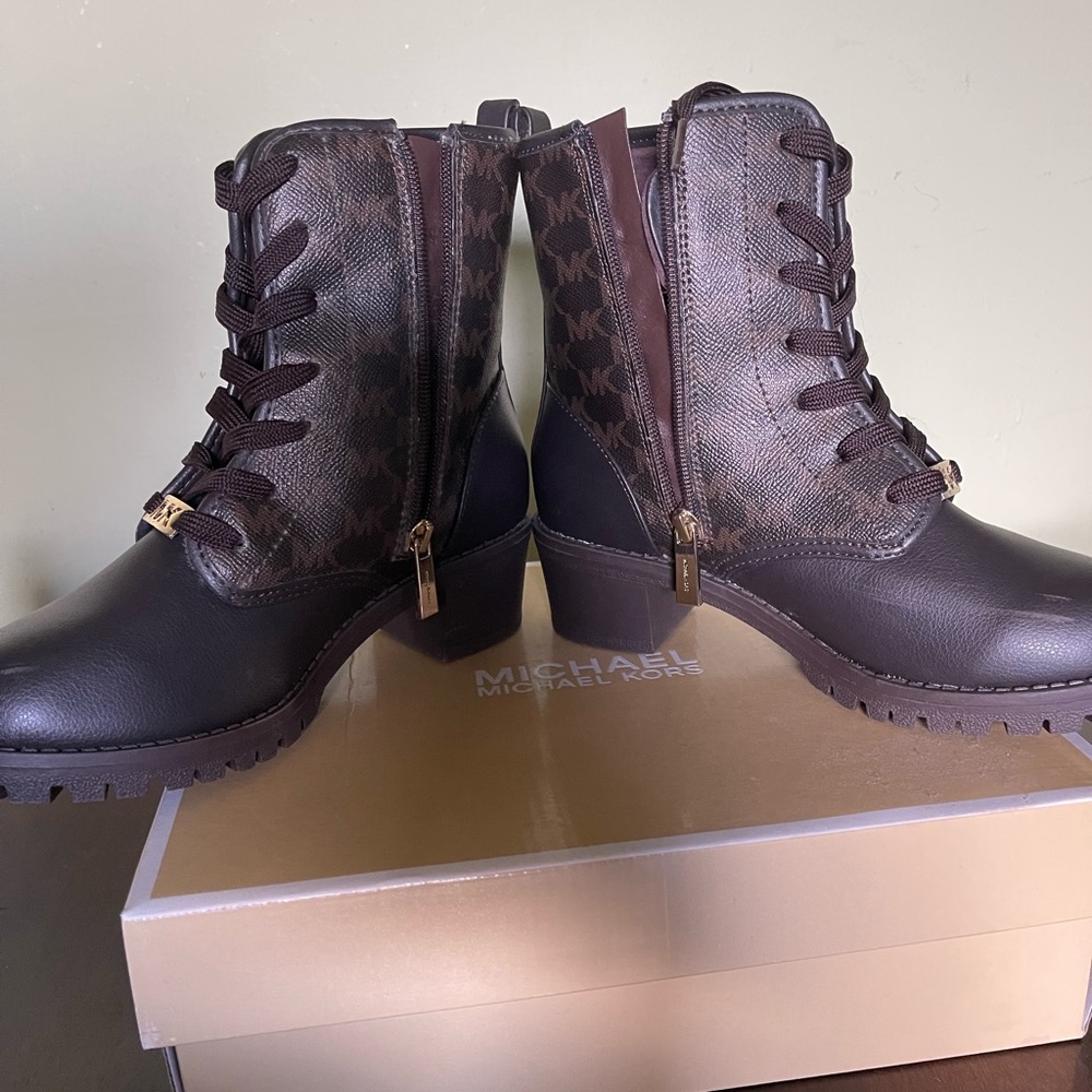 Michael Kors Black and Brown Boots - Picture 3 of 9